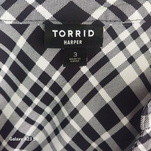 3 X Torrid Harper Plaid Flannel Shirt Size 3 Black& White 3/4 Sleeve Button-Down - Picture 2 of 7
